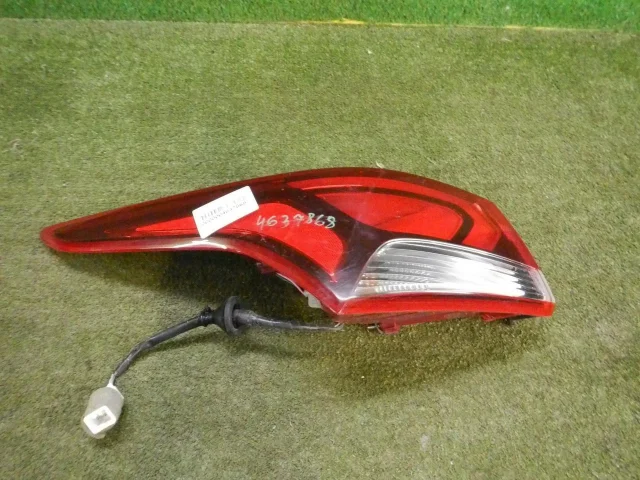 Фонарь внешний левый для Hyundai Solaris 2 (2017-2022) на фотографиях