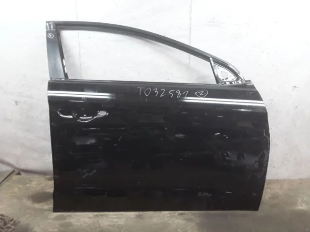 Дверь передняя правая для Hyundai Elantra AD 2015-2019 на фотографиях