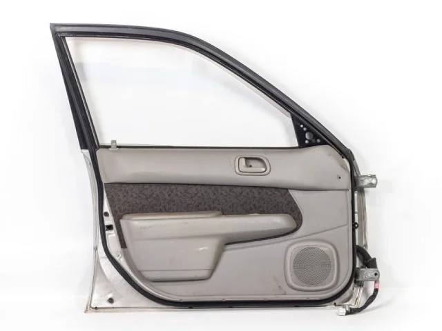 Двери для Toyota Corolla E110 Седан (JDM) 1995-2000 на фотографиях