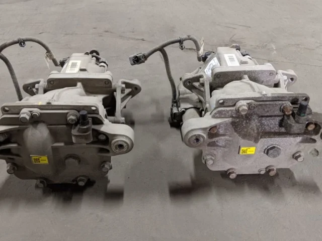 Бортовой редуктор задний левый для Kia Sorento 3 PRIME UM 2015-2020 на фотографиях