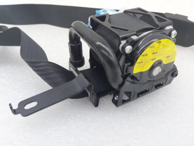 Ремень безопасности передний левый для Hyundai Creta 1 GS 2016-2021 на фотографиях