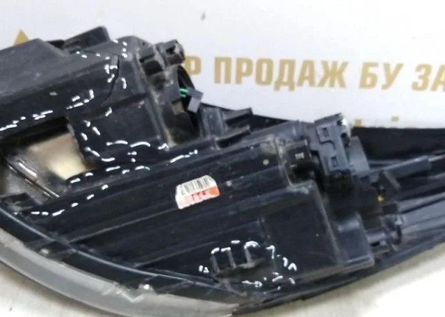 Фара ксенон левая для Hyundai ix35 1 Rest 2013-2016 на фотографиях