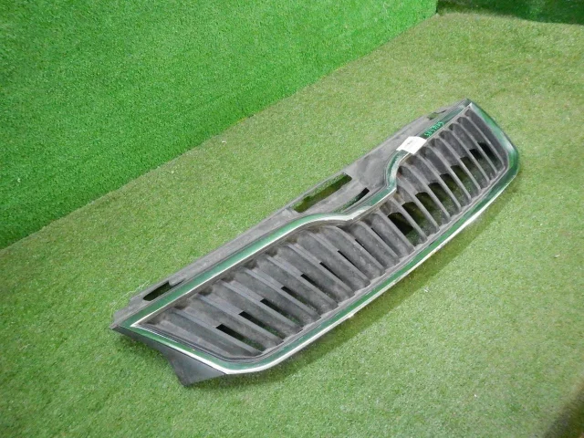 Решетка радиатора для Skoda Rapid I NH3 2012-2017 на фотографиях