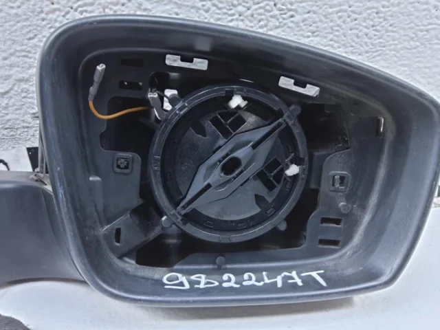 Зеркало боковое правое для Skoda Rapid I rest NH3 2017-2020 на фотографиях