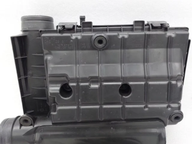 Корпус воздушного фильтра для Skoda Rapid II 2020+ на фотографиях