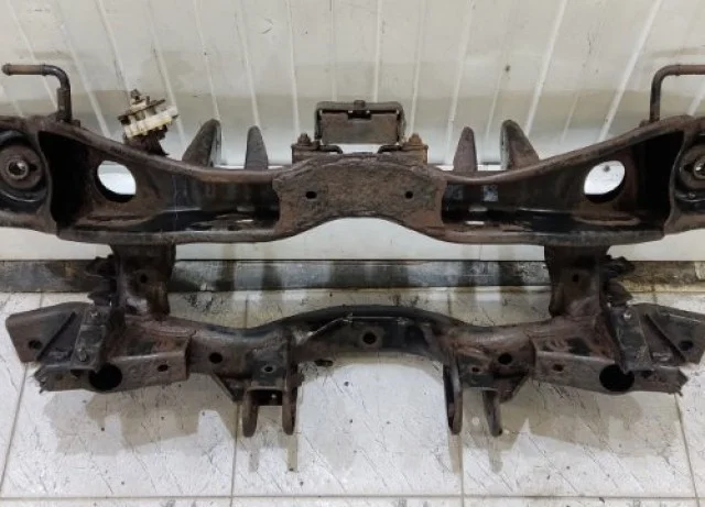 Задний подрамник для Mazda CX 7 ER 2006-2010 на фотографиях