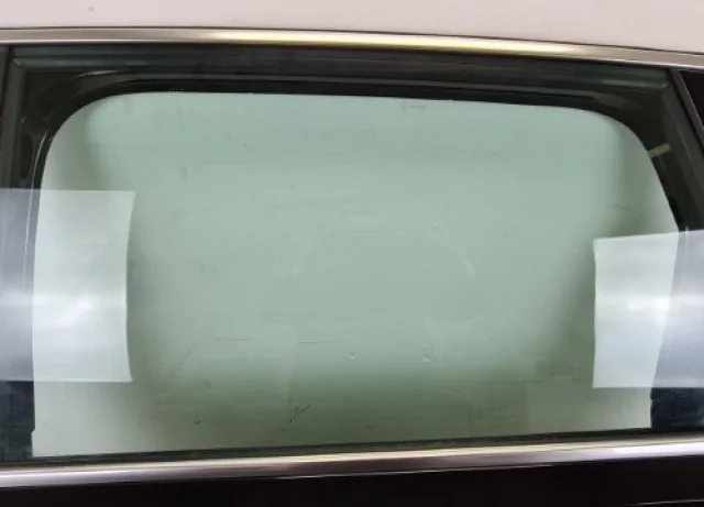 Стекло двери заднее левое для Audi Q7 4M 2015+ на фотографиях