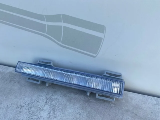 Дневной ходовой огонь правый для Mercedes-Benz GL class X166 2012-2016 на фотографиях