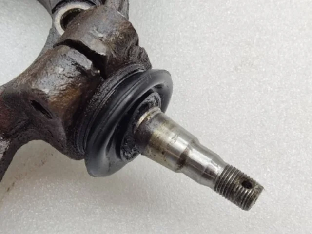 Кулак поворотный левый для Subaru Legacy Универсал BR/B14 2009-2015 на фотографиях