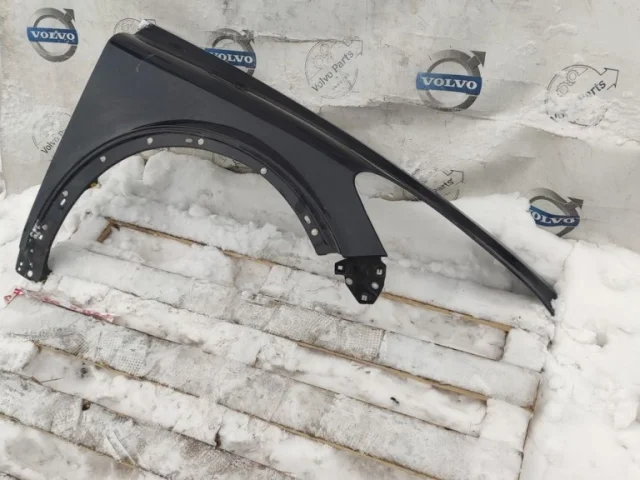 Крыло правое для Volvo C30 MK 2006-2013 на фотографиях