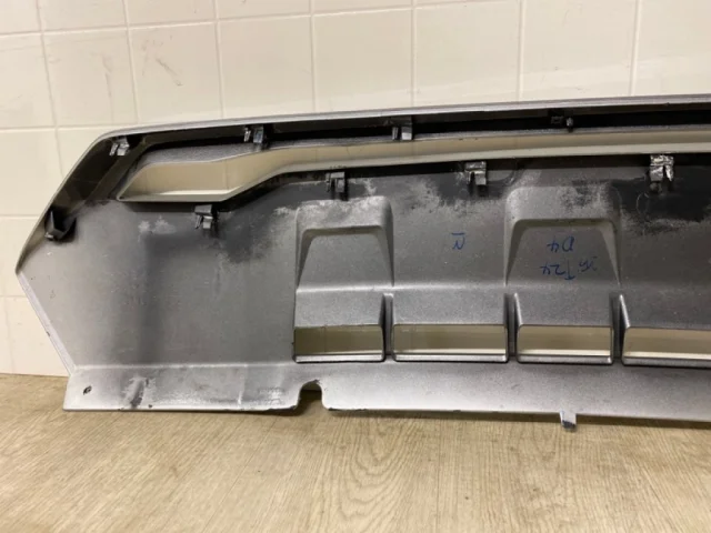 Накладка переднего бампера для Mitsubishi Pajero Sport KS0W 2016+ на фотографиях