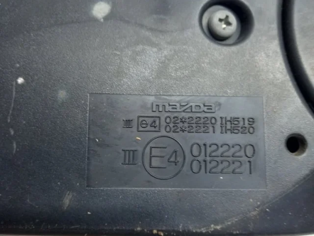 Стекла и зеркала для Mazda 3 BK Хэтчбек 2003-2009 на фотографиях