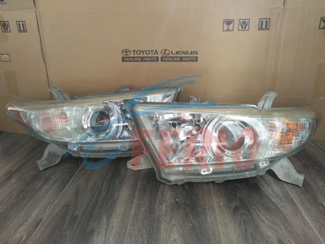 Фара правая для Toyota Highlander XU40 2007-2013 на фотографиях