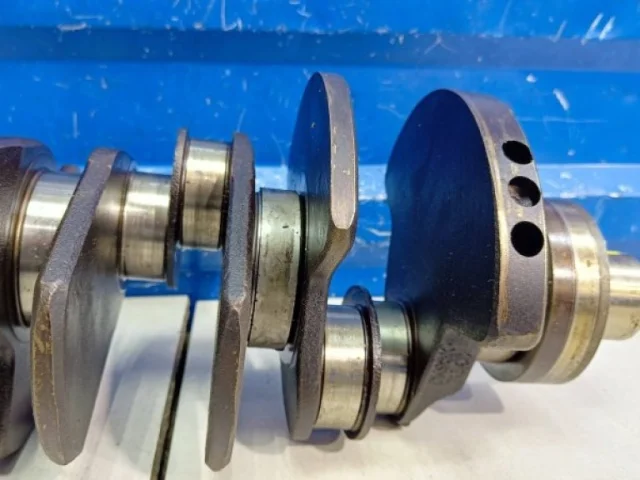 Коленвал для Kia Carnival 1 UP/GQ 1998-2006 на фотографиях