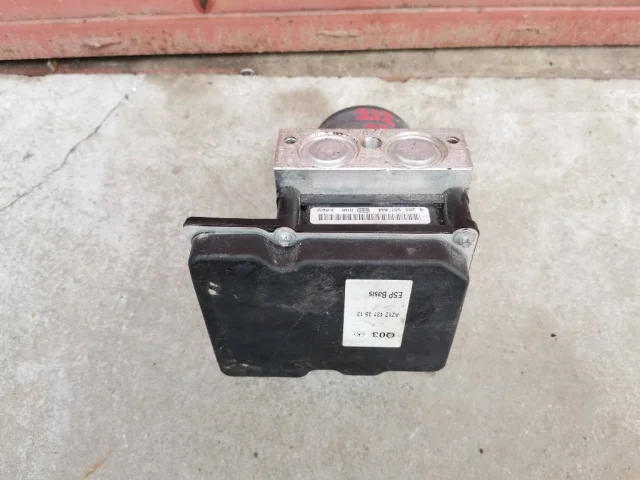 Блок ABS для Mercedes-Benz E class W212 2009-2015 на фотографиях