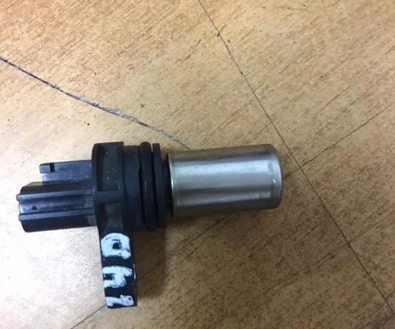 Датчик положения коленвала для Nissan X-Trail T30 RU 2001-2007 на фотографиях