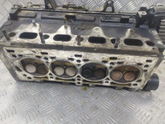 ГБЦ для Renault Logan 2007-2012 (Универсал KS) на фотографиях