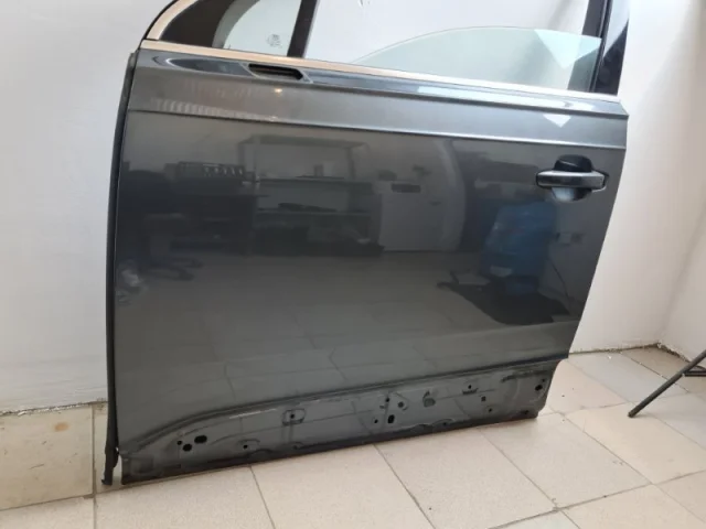 Дверь передняя левая для Audi Q7 4M 2015+ на фотографиях