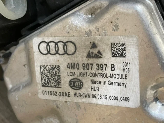 Фара ксенон левая для Audi Q7 4M 2015+ на фотографиях