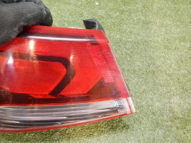 Фонарь внешний левый для Hyundai Solaris 2 (2017-2022) на фотографиях