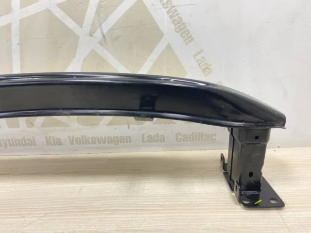 Усилитель переднего бампера для Skoda Rapid I rest NH3 2017-2020 на фотографиях