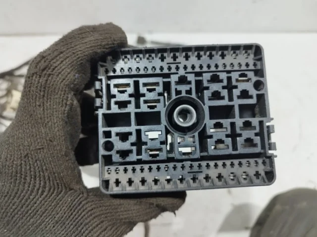 Проводка моторного отсека для Chevrolet Cruze 1 J300 2009-2015 на фотографиях