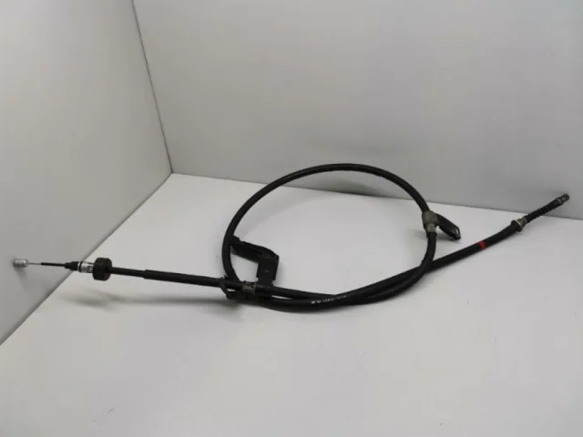 Трос ручника левый для Kia Rio 4 на фотографиях