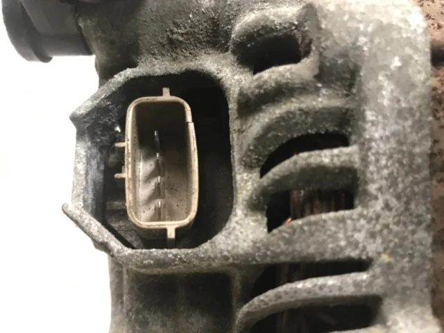 Генератор для Mitsubishi Outlander XL 2006-2012 на фотографиях