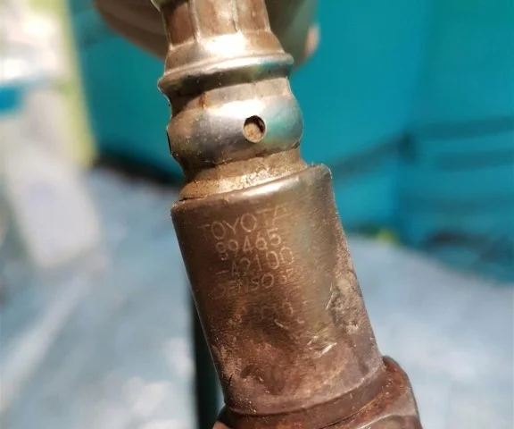 Датчик детонации для Toyota RAV4 XA20 2000-2005 на фотографиях