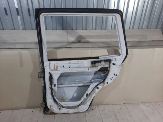 Двери для Hyundai Santa Fe Classic SM 2007-2013 на фотографиях