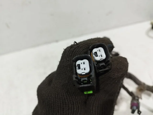 Проводка моторного отсека для Chevrolet Cruze 1 J300 2009-2015 на фотографиях