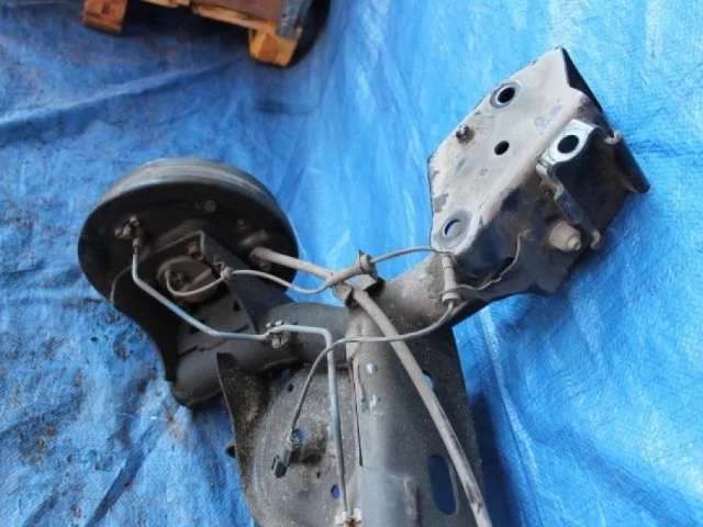 Задний подрамник для Nissan Juke YF15 2010-2014 на фотографиях