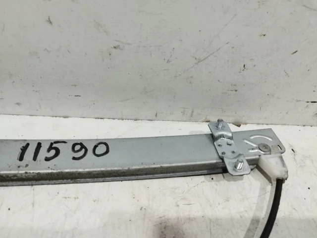 Мотор стеклоподъемника передний левый для Hyundai Solaris 1 рестайлинг 2014-2017 на фотографиях