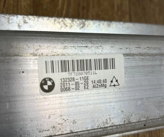 Кронштейн заднего бампера левый для BMW 5er Ф10 2010-2013 на фотографиях