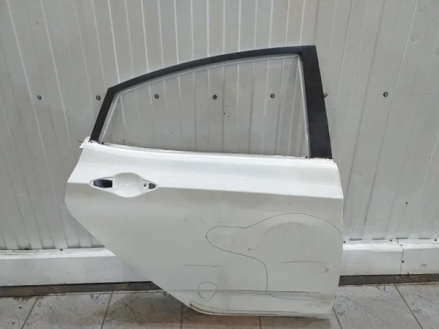 Дверь задняя правая для Hyundai Solaris 1 рестайлинг 2014-2017 на фотографиях