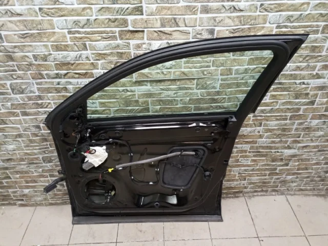 Дверь передняя правая для Audi Q3 8U 2011-2019 на фотографиях