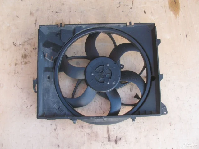 Вентилятор радиатора охлаждения ДВС для BMW 3er Е90 2005-2011 на фотографиях