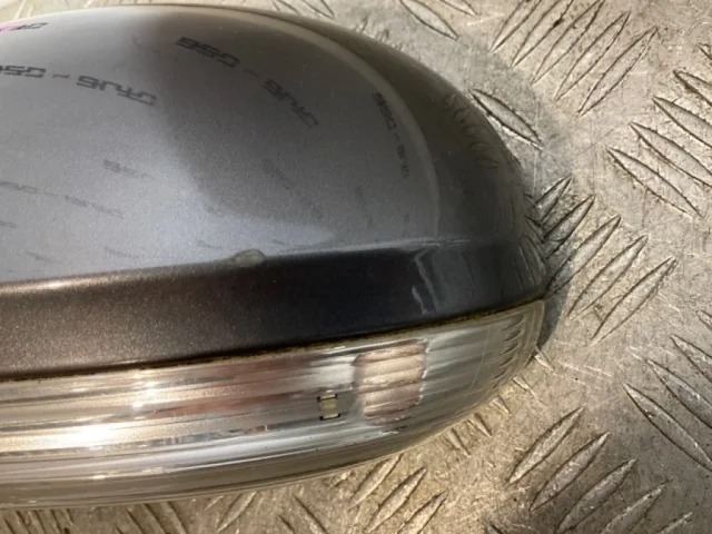 Зеркало боковое левое для Volkswagen Passat (B6, Typ 3C) 2005-2010 на фотографиях