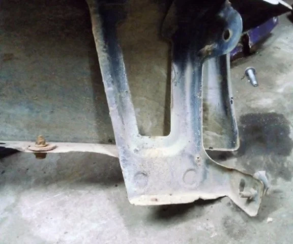 Крыло левое для Renault Logan 2005-2015 (LS) на фотографиях