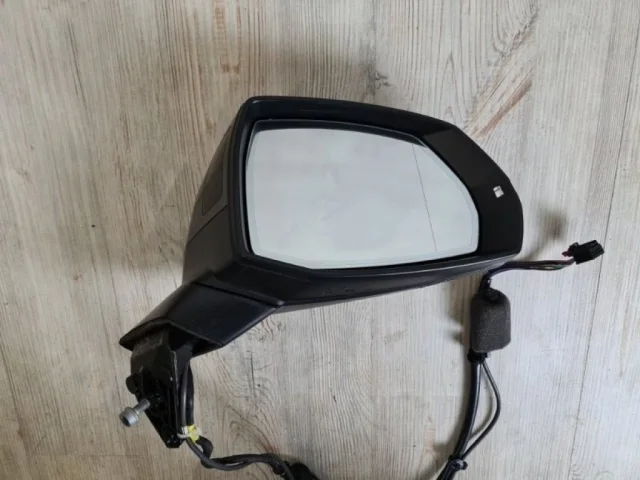 Зеркало боковое правое для Audi Q7 4M 2015+ на фотографиях