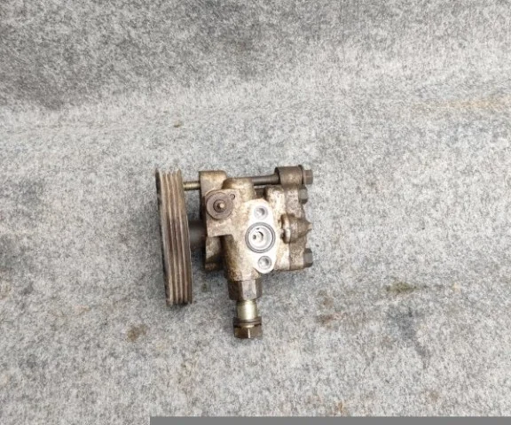 Насос ГУР для Hyundai Solaris 1 RB (2011-2013) на фотографиях