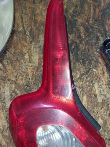 Фонарь левый для Volvo C30 MK 2006-2013 на фотографиях