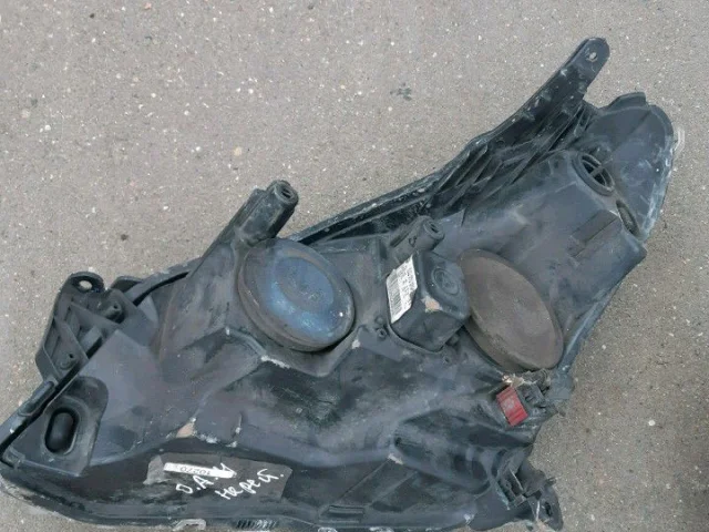 Фара правая для Opel Astra H Седан 2004-2014 на фотографиях