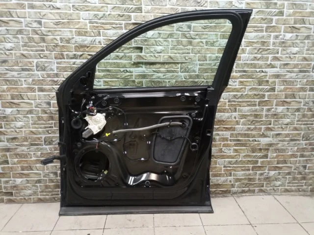 Дверь передняя правая для Audi Q3 8U 2011-2019 на фотографиях
