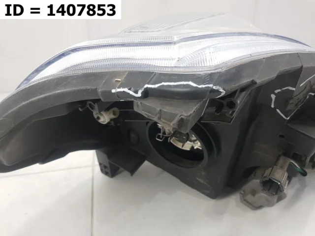 Фары для Nissan Tiida C11 JDM Хэтчбек 2004-2012 на фотографиях