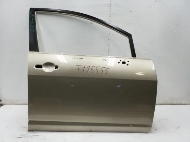 Двери для Nissan Tiida SC11 Седан 2007-2014 на фотографиях