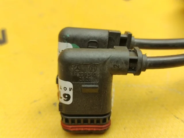 Датчик ABS передний правый для Mercedes-Benz E class W211 2002-2009 на фотографиях