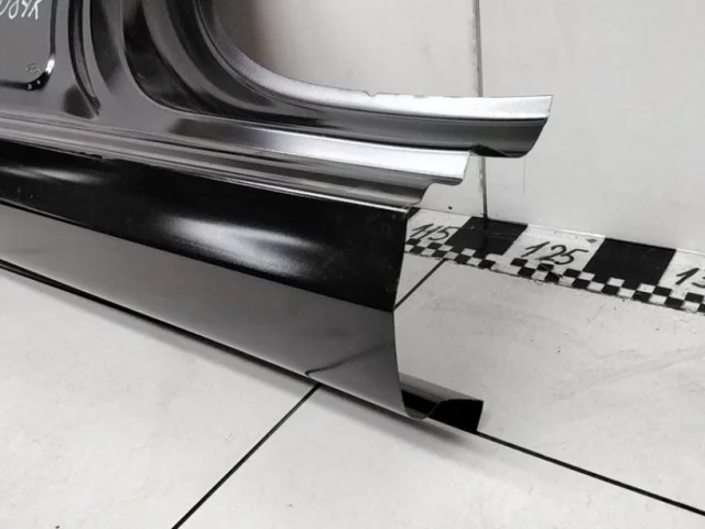 Порог левый для Hyundai Solaris 2 (2017-2022) на фотографиях