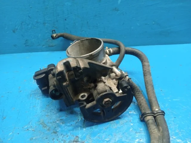 Дроссельная заслонка для Toyota RAV4 XA20 2000-2005 на фотографиях