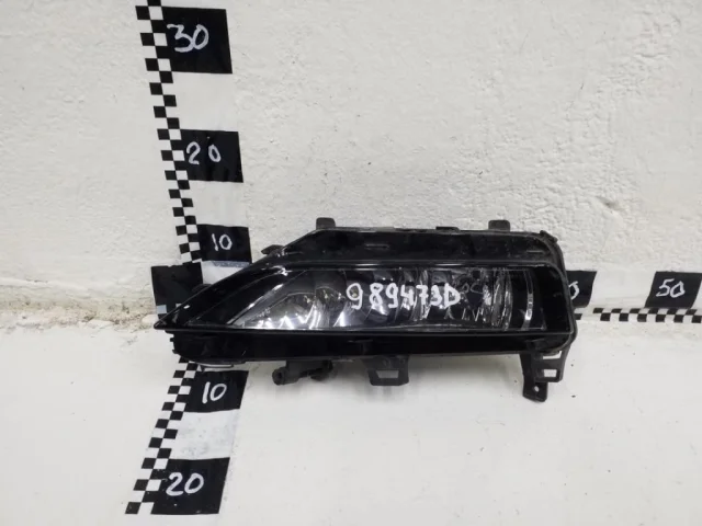 Противотуманка (ПТФ) передняя левая для Skoda Rapid II 2020+ на фотографиях